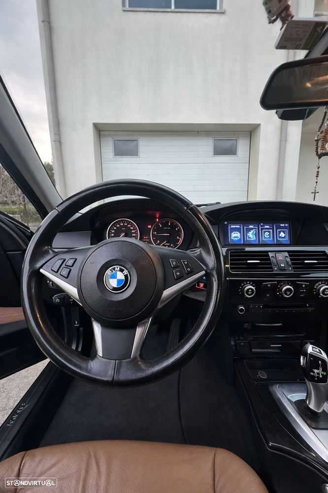 BMW 520 dA Executive - 14