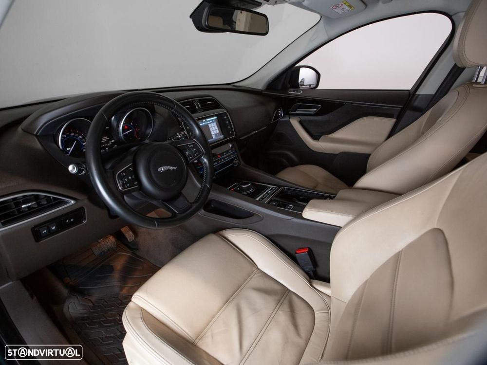 Jaguar F-Pace - 7