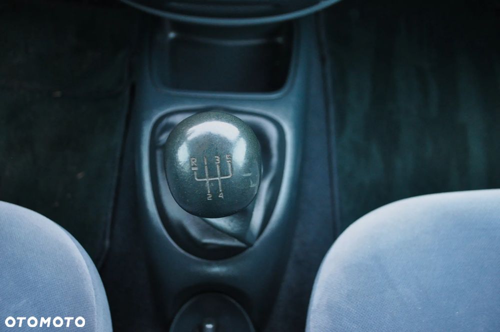 Renault Megane 1.6 RN - 17