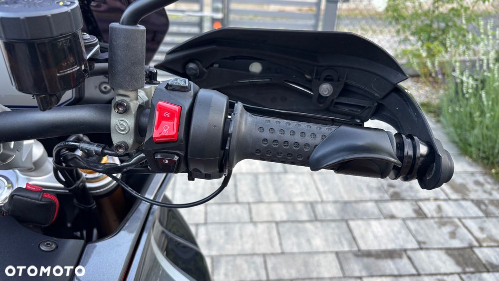 Moto Guzzi V100 Mandello - 15
