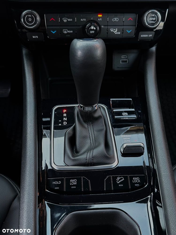 Jeep Compass - 26