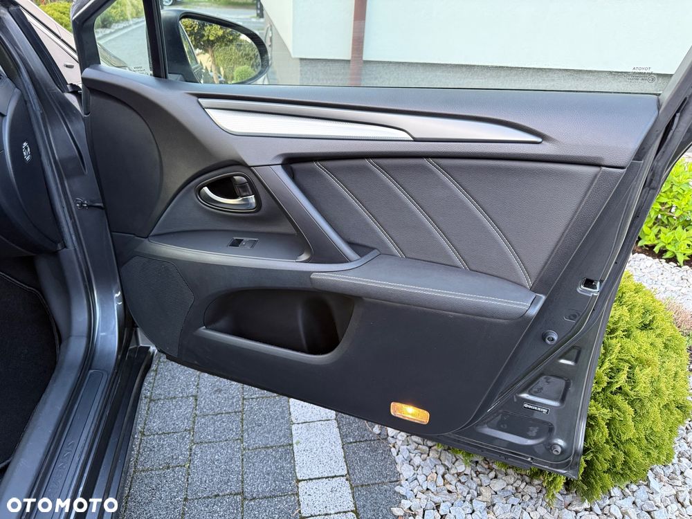 Toyota Avensis Touring Sports 1.8 Executive - 18