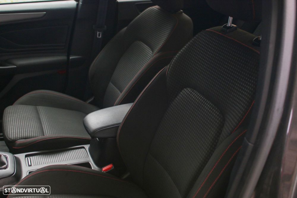 Ford Focus 1.0 EcoBoost ST-Line - 34