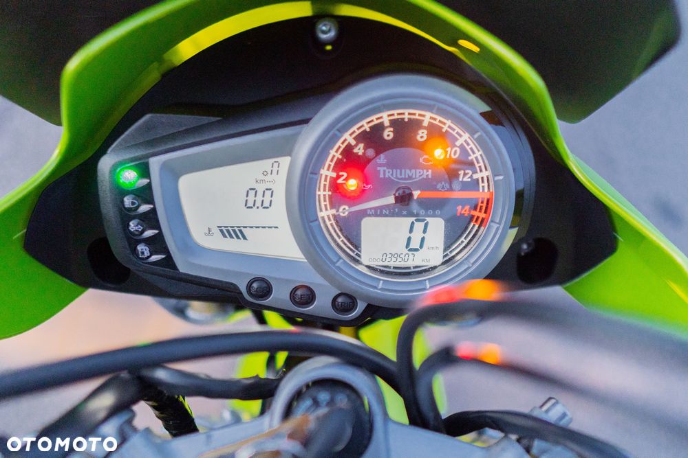 Triumph Street Triple - 25