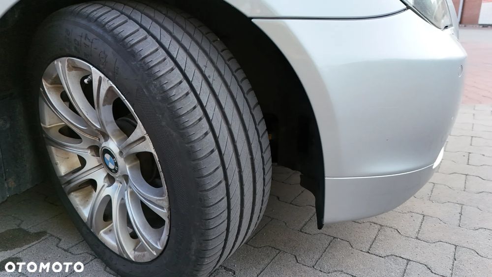 BMW Seria 5 525d - 32