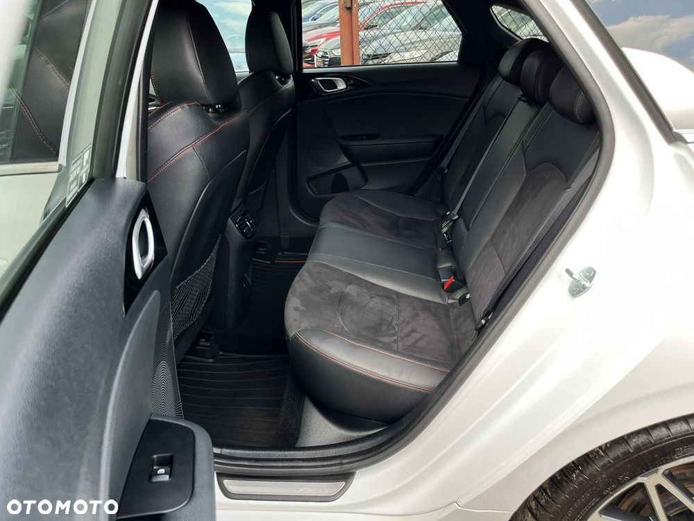 Kia ProCeed 1.6 T-GDI DCT7 OPF GT - 35