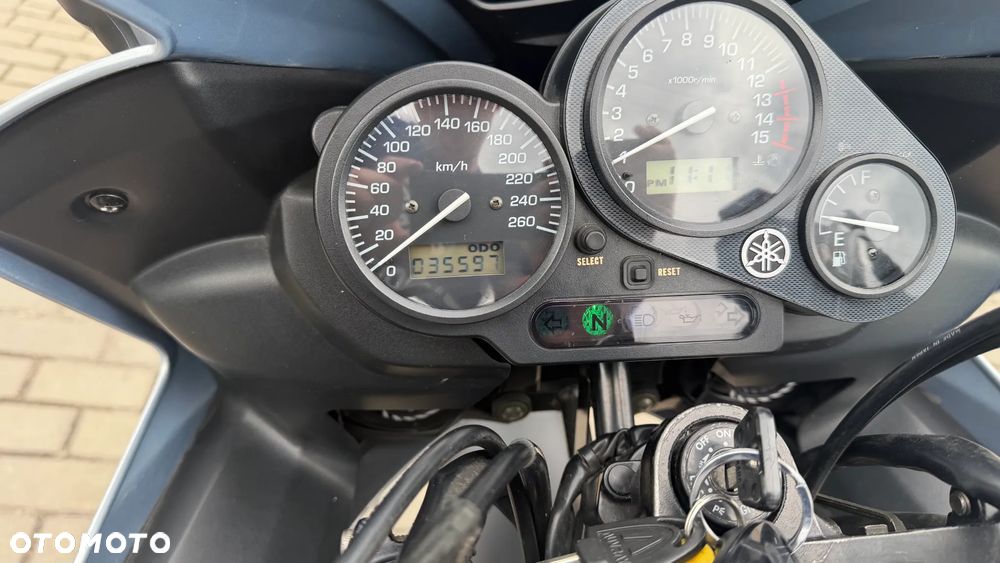 Yamaha FZS - 19