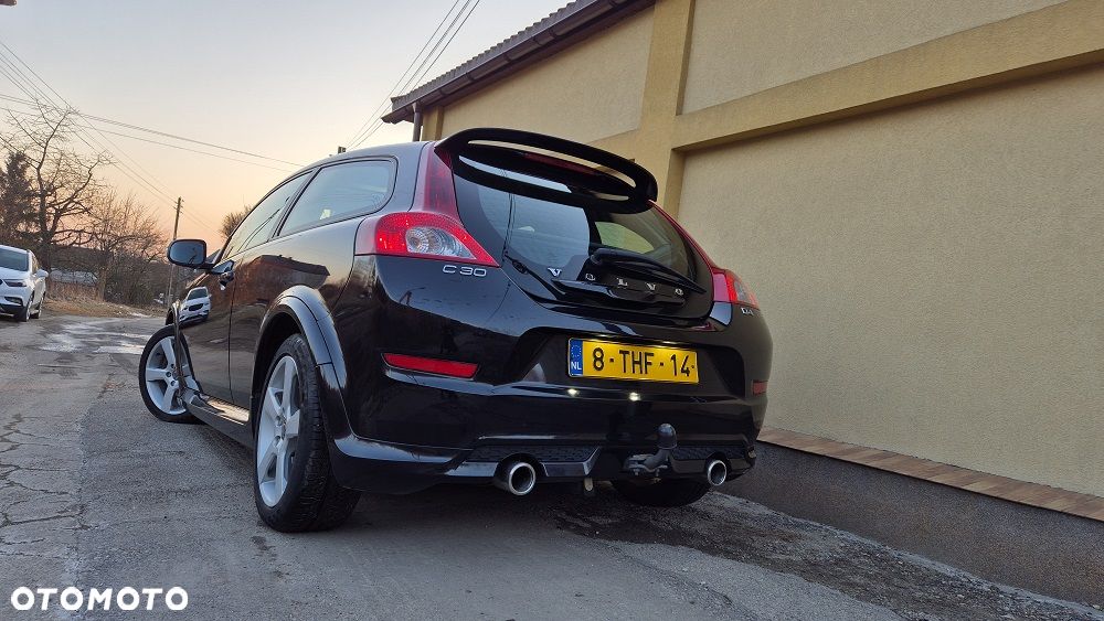 Volvo C30 D4 R-Design - 3