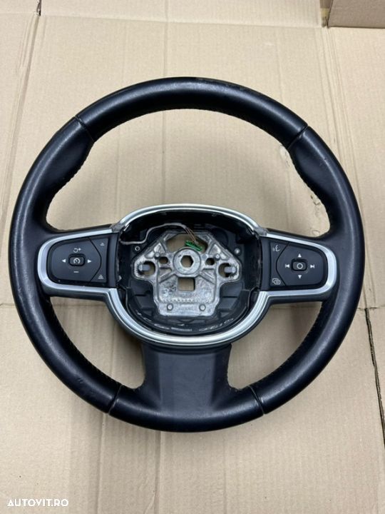 Volan piele cu comenzi VOLVO XC60 an 2019-2020 cu mic defect optic - 1