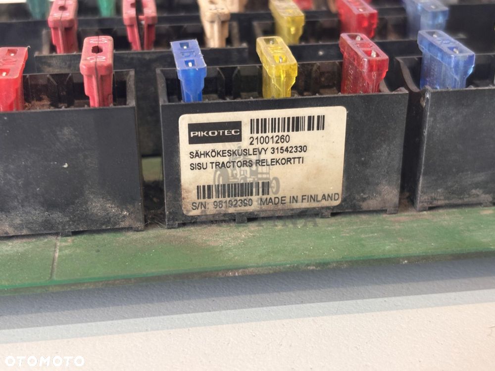 Valtra Płyta Przekaźników Elektryczna Bezpieczników Jednostka Sterująca V31542140 - 2