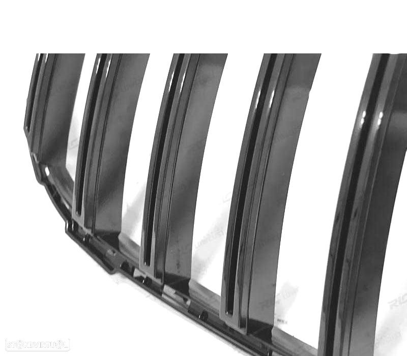 GRELHA MERCEDES CLASSE C W205 18-21 LOOK GTR PRETO BRILHANTE - 4