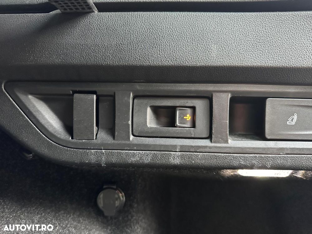 Skoda Octavia Combi 2.0 TDI DSG Style - 14