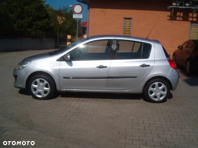 Renault Clio - 8