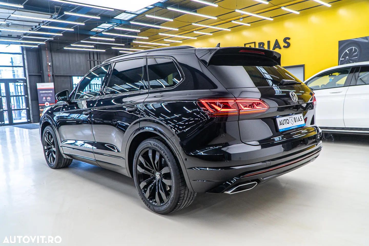 Volkswagen Touareg 3.0 V6 TDI 4Motion DPF Automatik R-Line - 8