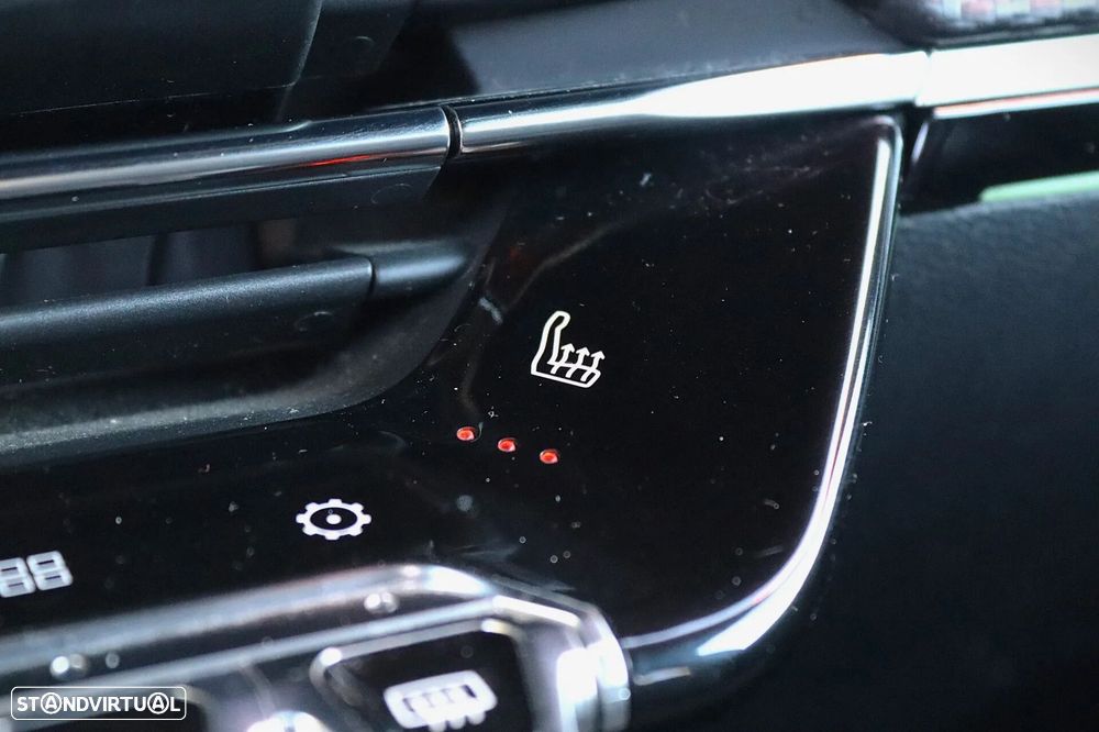 Peugeot 2008 1.2 PureTech GT EAT8 - 7