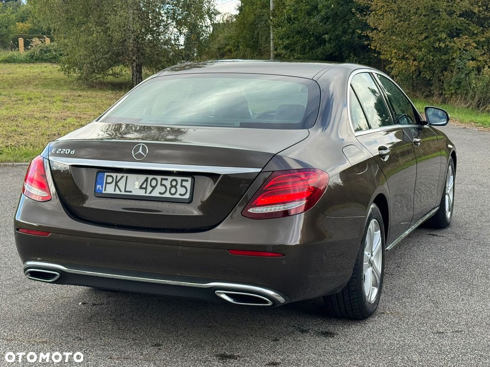 Mercedes-Benz Klasa E 220 d 9G-TRONIC - 11