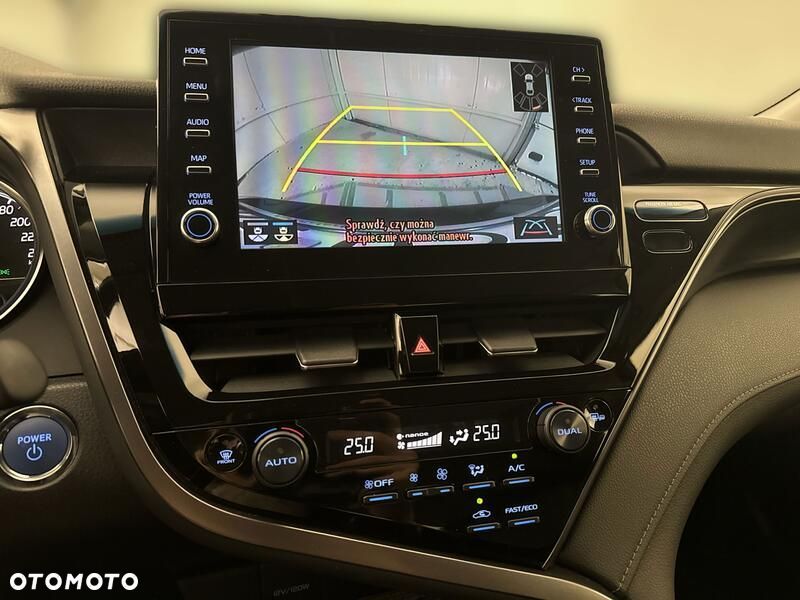 Toyota Camry 2.5 Hybrid Executive CVT - 16