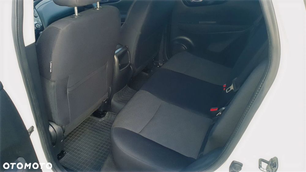 Nissan Qashqai 1.6 DCi Xtronic N-Connecta - 11