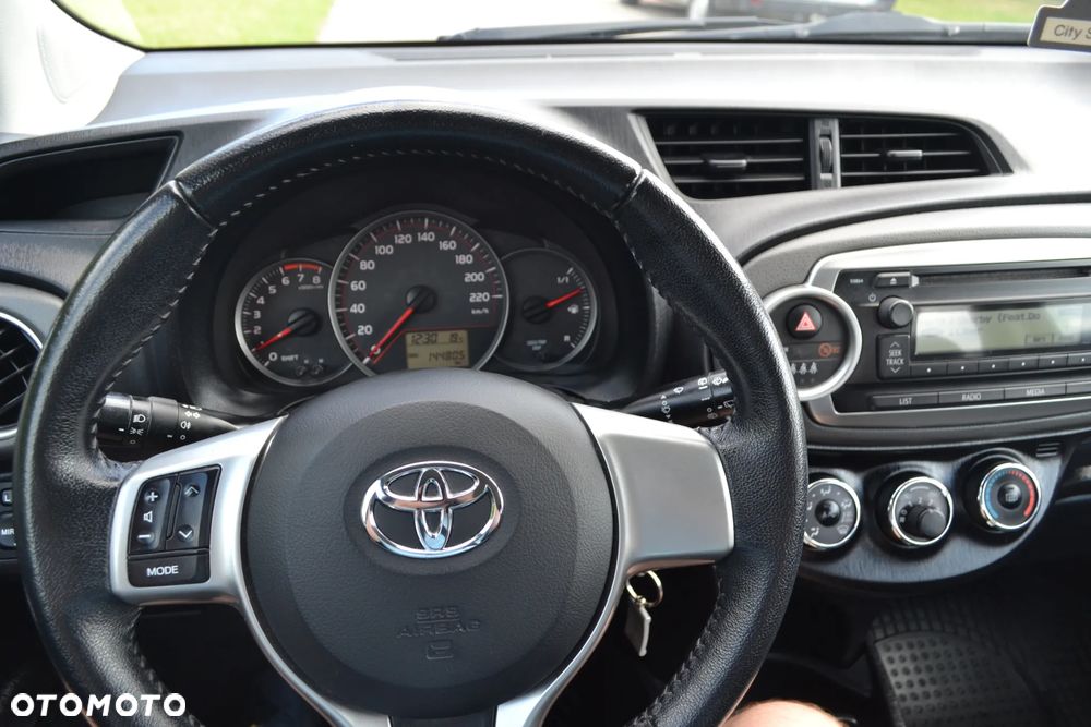 Toyota Yaris - 17
