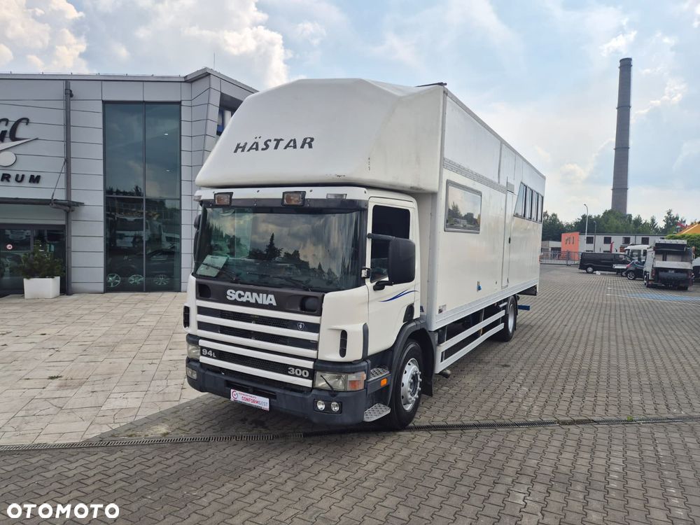Scania P94LB 300 4X2 / KONIOWÓŻ / DO PRZEWOZU ZWIERZĄT / BYDŁO / KONIE / POMIESZCZENIE GOSPODARCZE / SERWISOWANY / 1WŁ / 5 MIEJSC / MANUAL / RAMPA - 3
