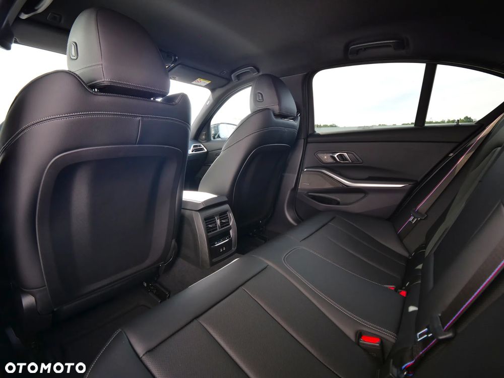 BMW Seria 3 320d xDrive mHEV M Sport sport - 30