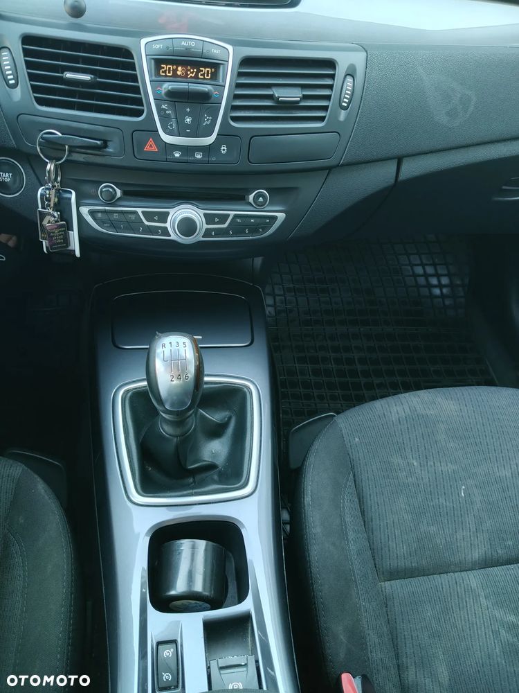 Renault Laguna dCi 110 FAP Dynamique - 12