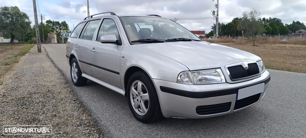 Skoda Octavia Break 1.6 Ambiente - 12