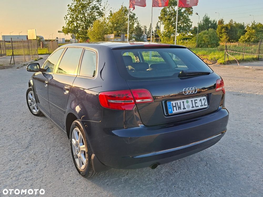 Audi A3 Sportback 1.6 TDI DPF Ambiente - 6