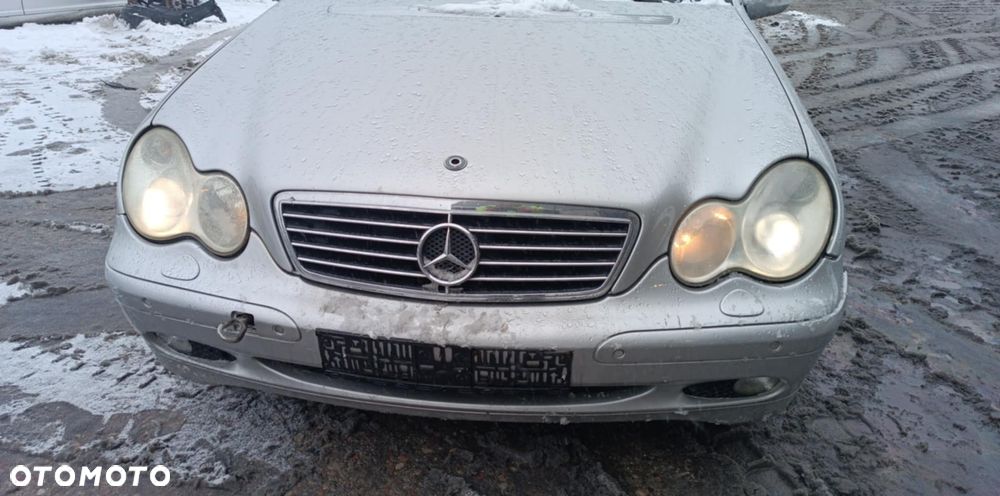 Mercedes C-Klasa W203 Xenon Lampa Prawa lewa Przód - 4