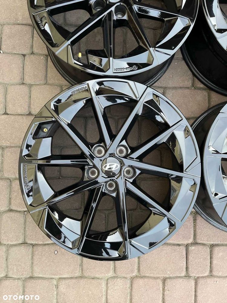 Oryginalne alufelgi Hyundai 5x114,3 19 CZUJNIKI Tucson IONIQ 5 CZARNE - 6