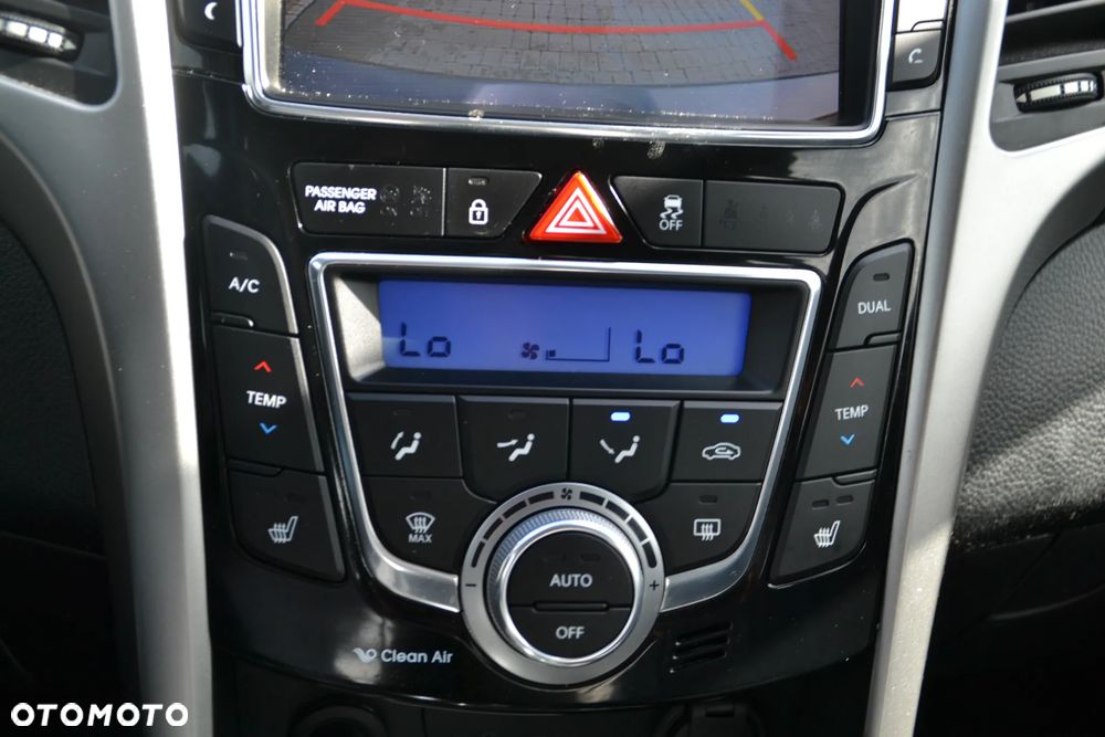 Hyundai i30 i30cw 1.6 Fifa World Cup Edition - 32