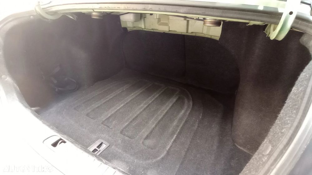 Hyundai Accent MC 14 DOHC 4DR GL CLASSIC - 14