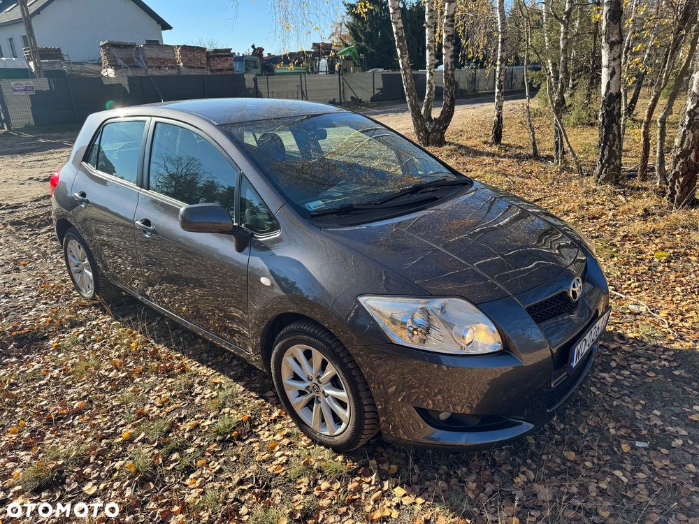 Toyota Auris - 1