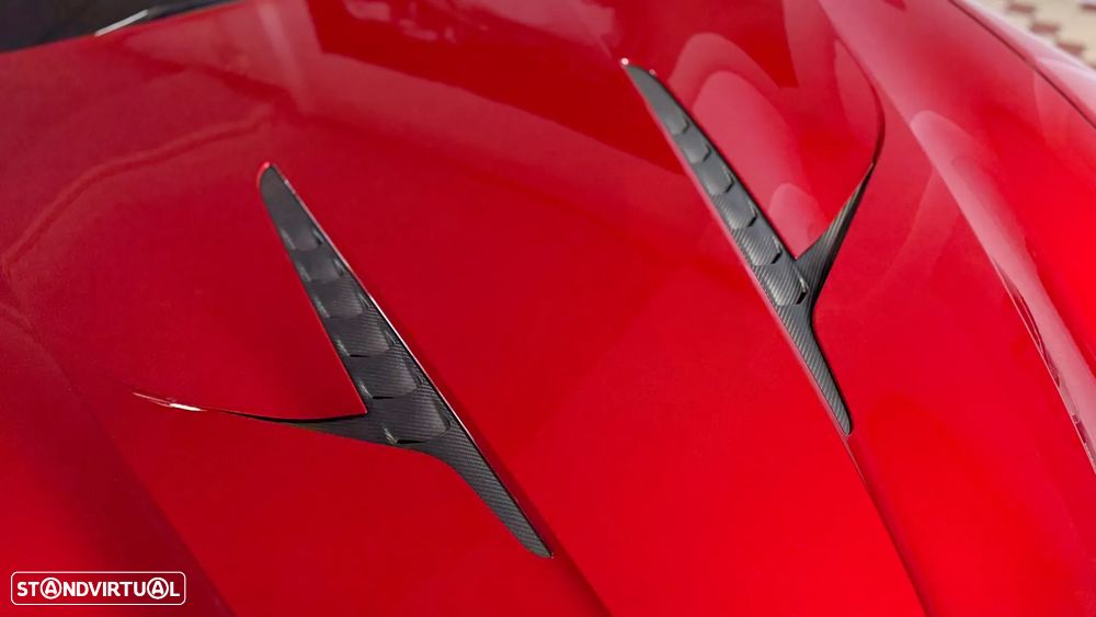 Aston Martin Vanquish V12 - 9