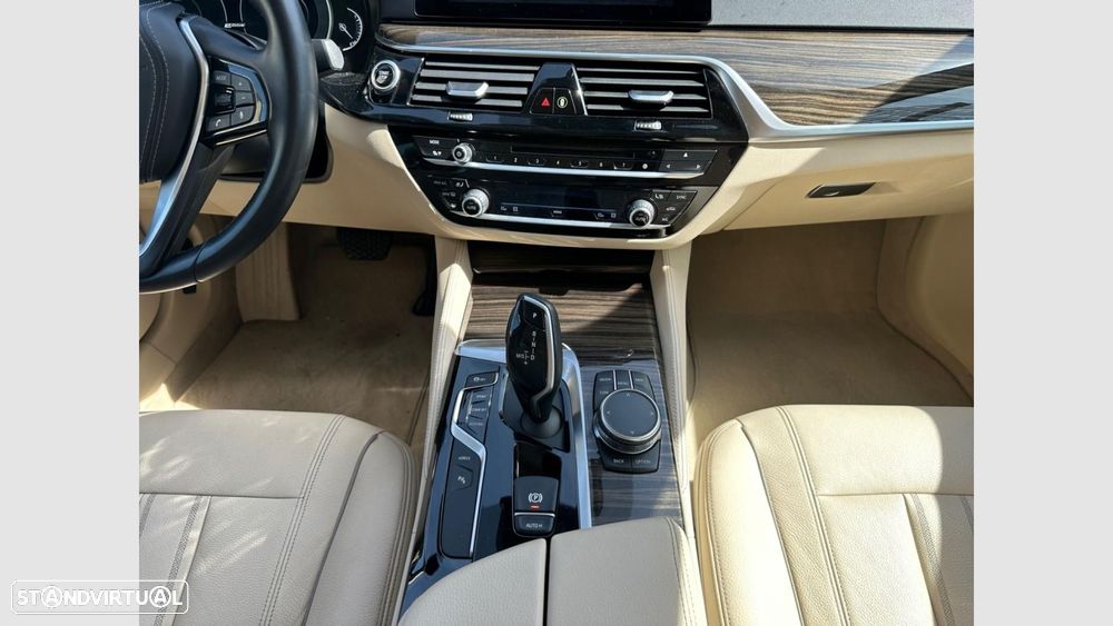 BMW 530 e iPerformance Line Luxury - 13