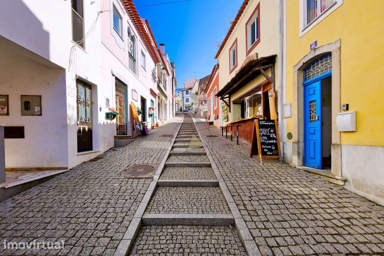 Edifício com Loja e Habitação, Charme, Investimento e Rendimento  no C - Grande imagem: 4/45