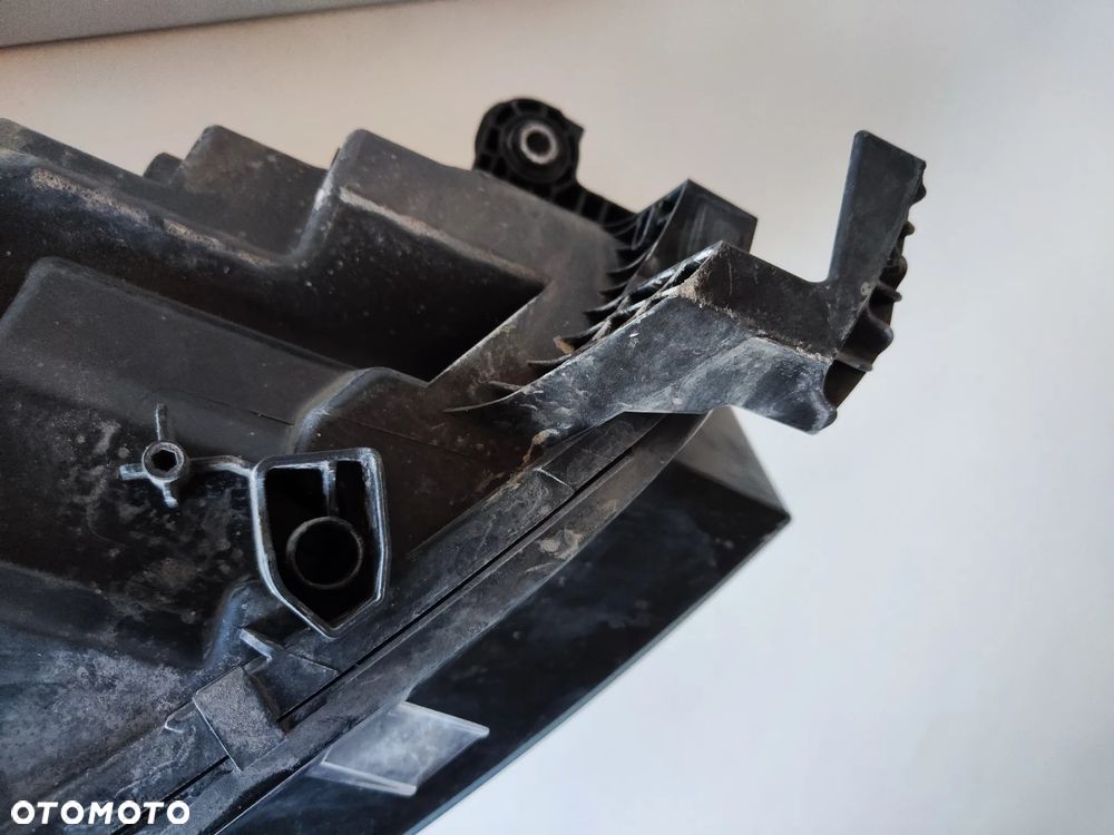 Reflektor lewy przedni Skoda Octavia 5E4 941 015 - 17