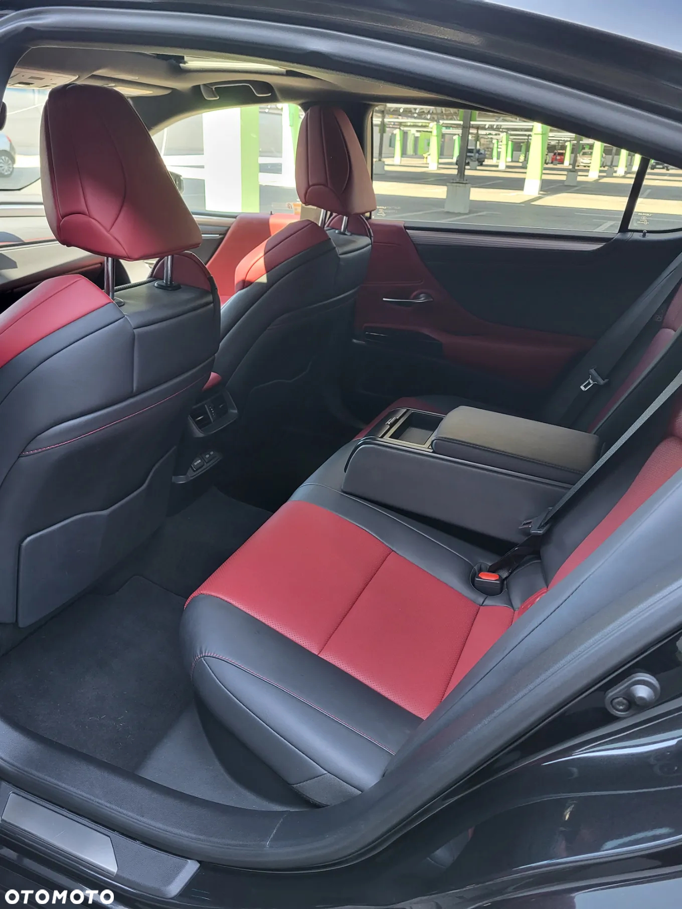 Lexus ES 300h F Sport - 14