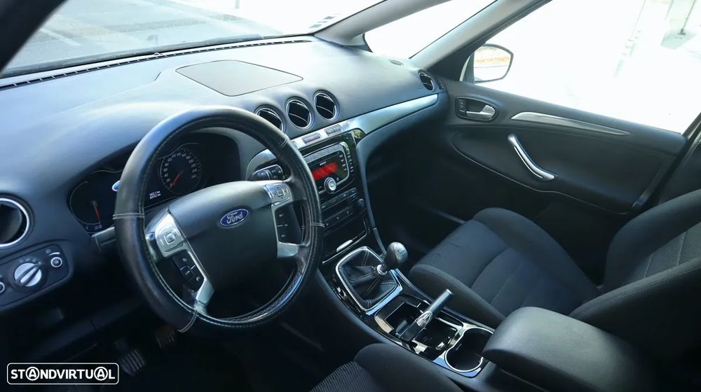 Ford S-Max 2.0 TDCi Titanium 7L - 29
