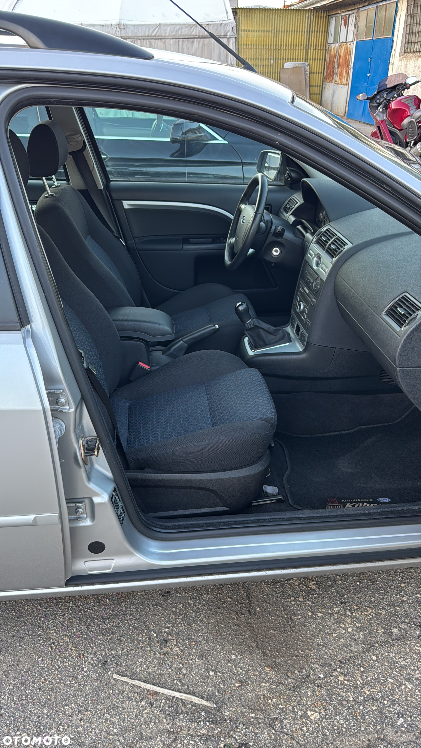 Ford Mondeo 1.8 Silver X - 19