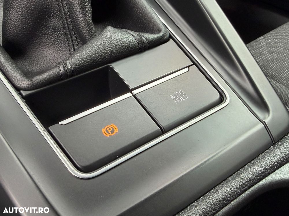 Volkswagen Golf 2.0 TDI SCR Life - 31