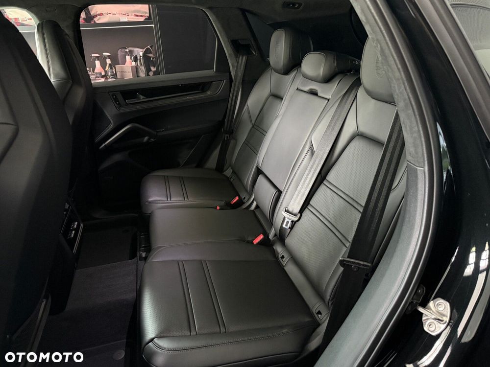 Porsche Cayenne - 30