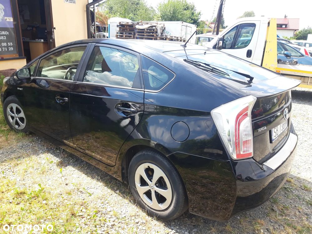 Toyota Prius (Hybrid) - 18
