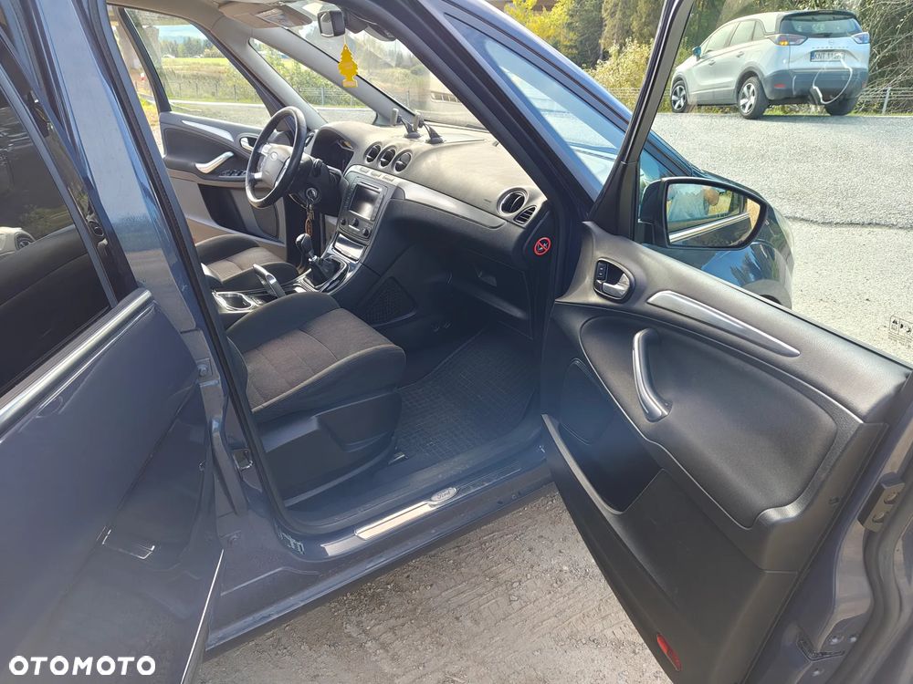 Ford Galaxy - 12
