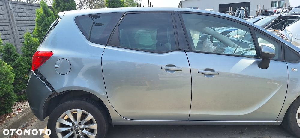 Opel Meriva B Drzwi Tył Tylne Prawe Kod Lakieru Z179 - 1