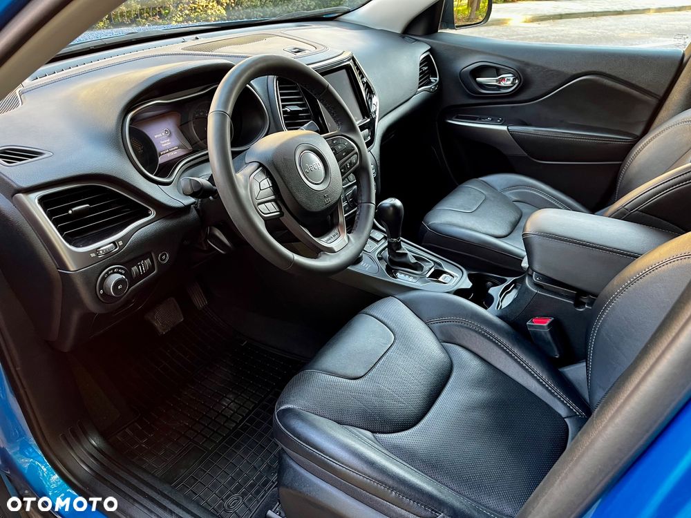 Jeep Cherokee - 20