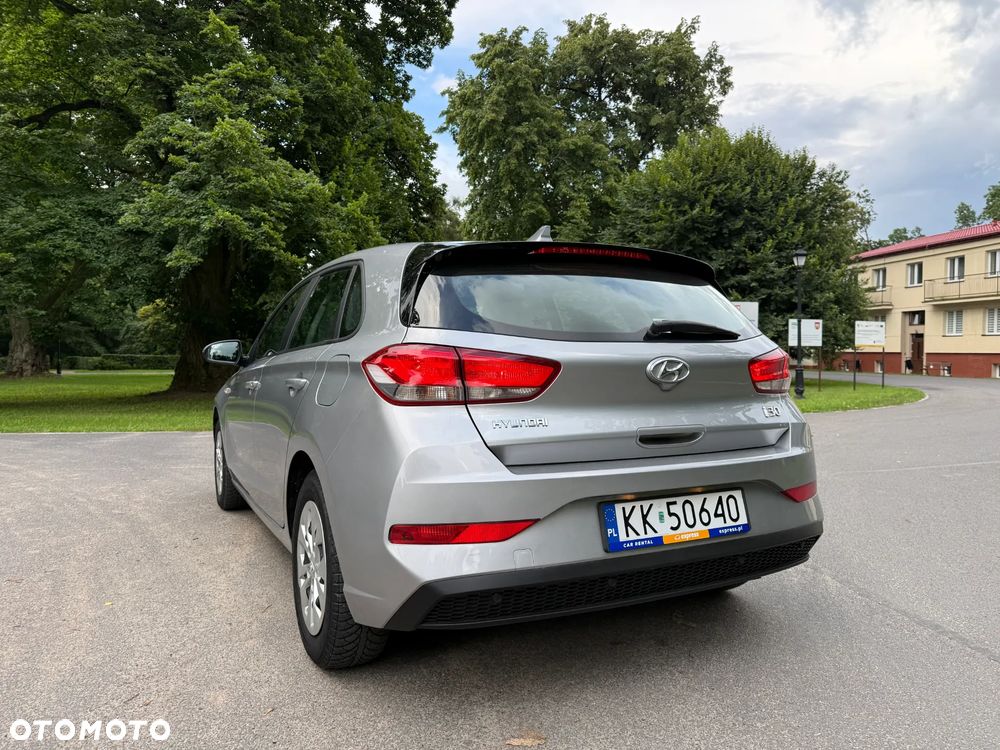 Hyundai i30 1.5 DPI Modern - 10