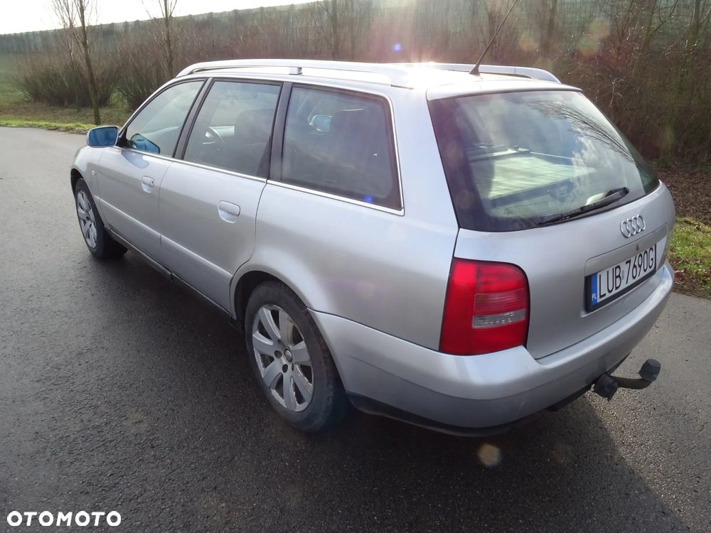Audi A4 Avant - 4