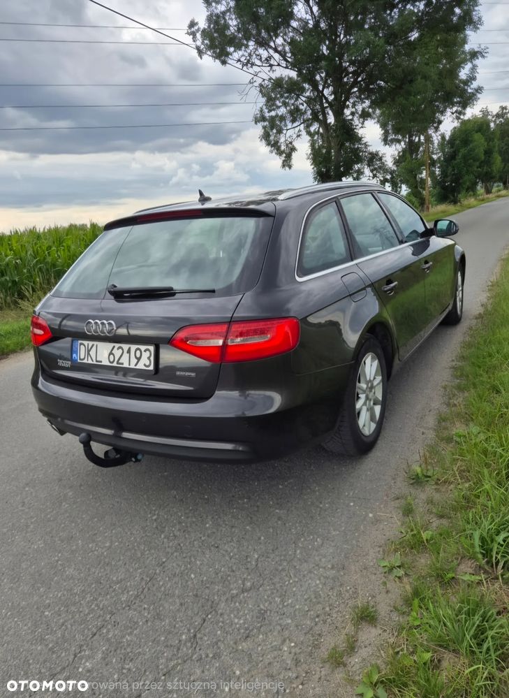 Audi A4 Avant 2.0 TDI DPF clean diesel quattro S tronic Attraction - 2
