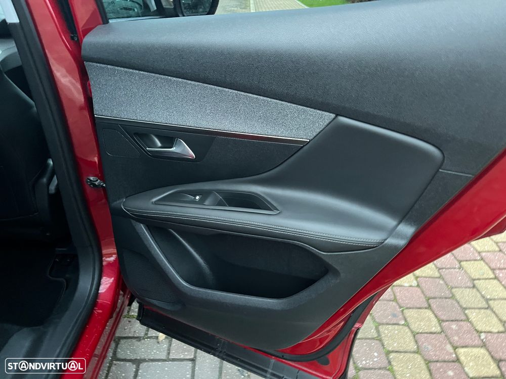 Peugeot 3008 PureTech 130 Stop & Start GPF EAT8 Allure - 23